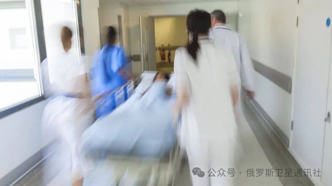 中国医院将自费为一名来自卢甘斯克人民共和国的触雷受伤男孩提供康复治疗
