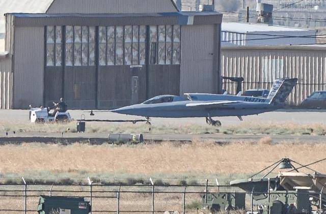 一个座舱的差距:中国无人机已可独立空战,美国把无人机改战斗机