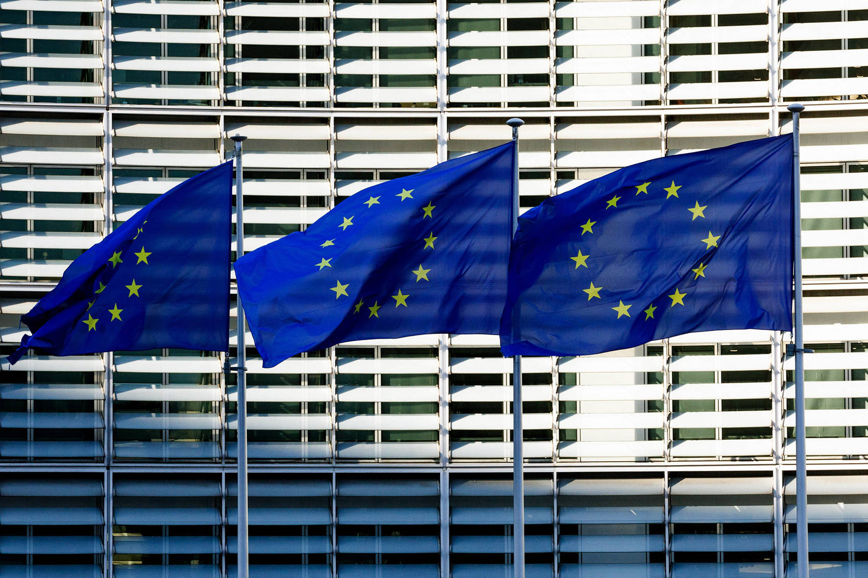 乌军称袭击俄一炼油厂!欧盟:暂时取消讨论对俄制裁措施草案!俄外交部:俄美乌三方领导人会晤基础尚不存在